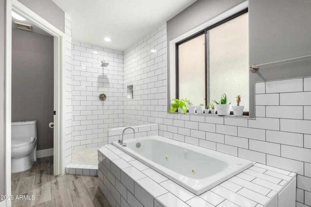 Real Estate Picture 19