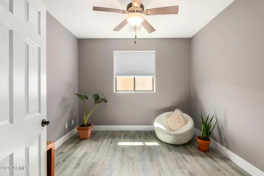 Real Estate Picture 7