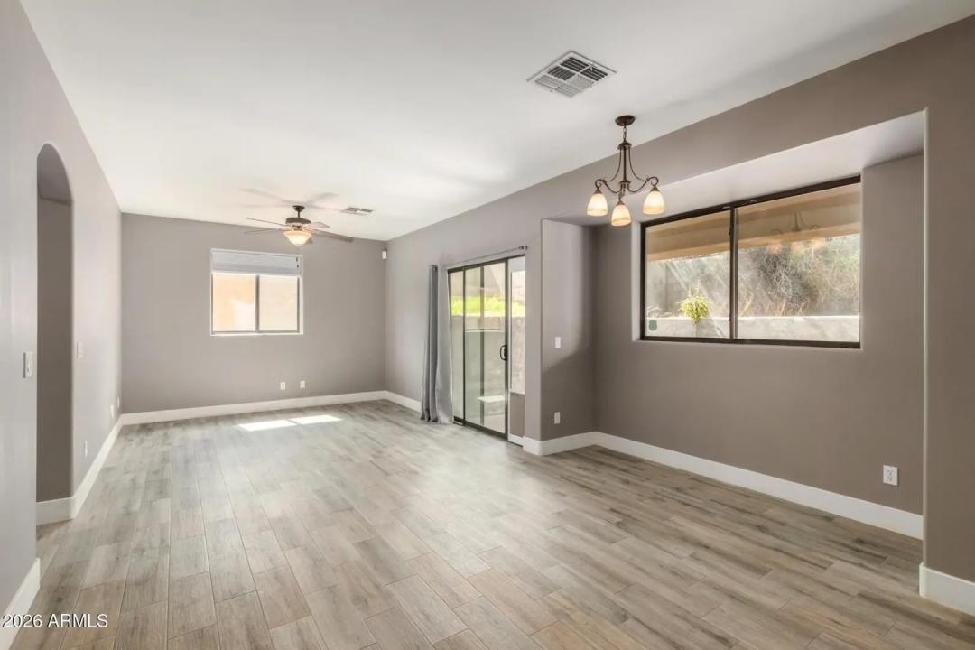 Real Estate Picture 8