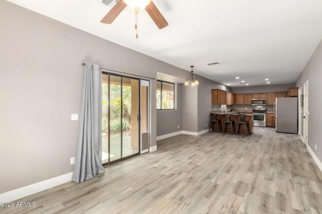 Real Estate Picture 9