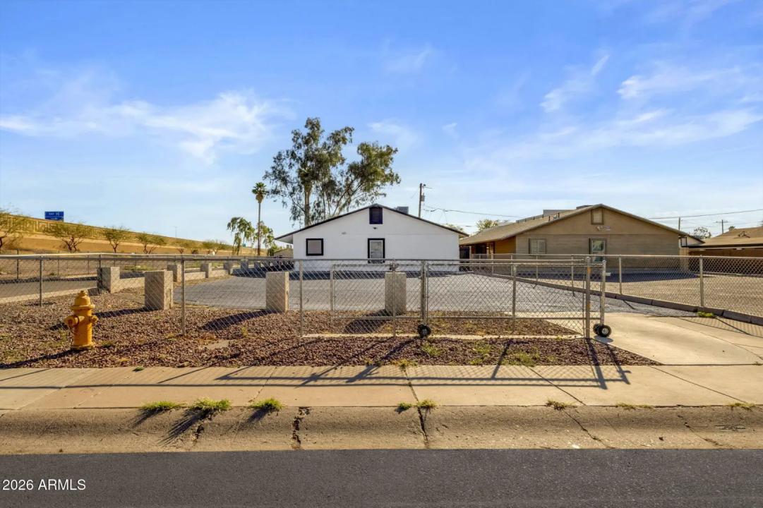 Real Estate Picture 5