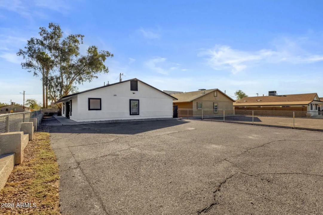 Real Estate Picture 6