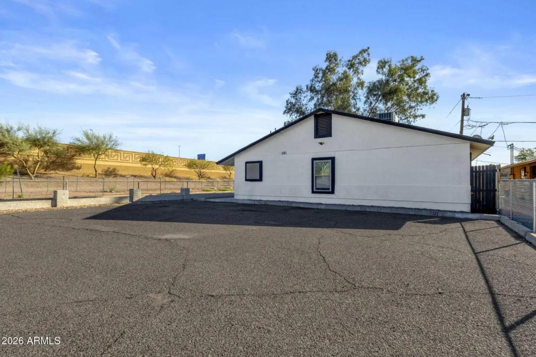 Real Estate Picture 8