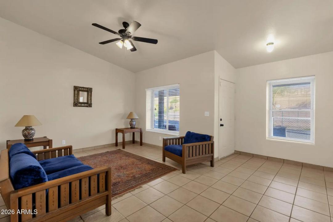 Real Estate Picture 11