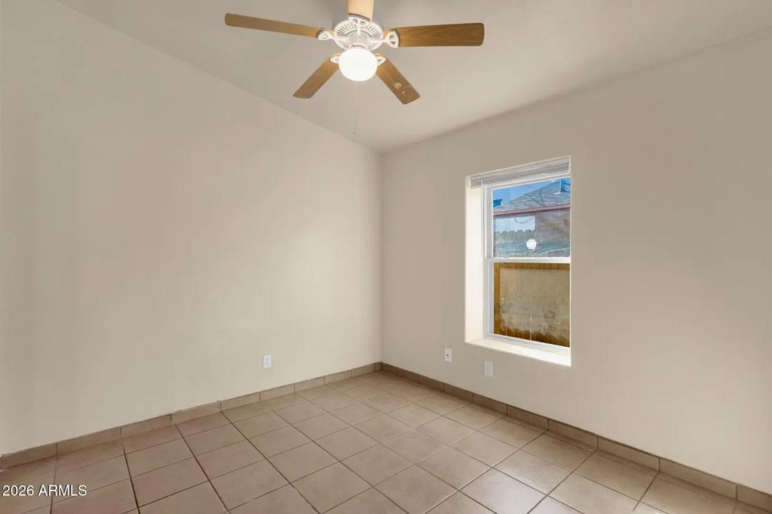 Real Estate Picture 22