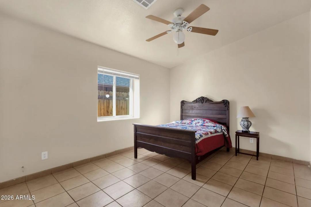 Real Estate Picture 23