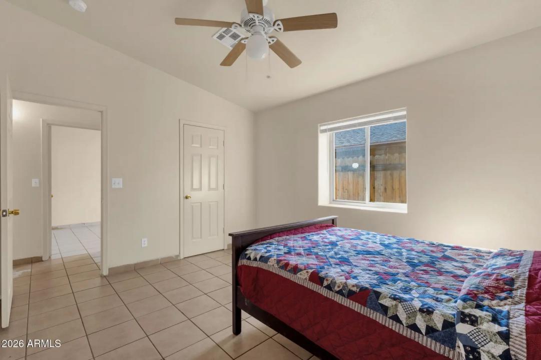 Real Estate Picture 24