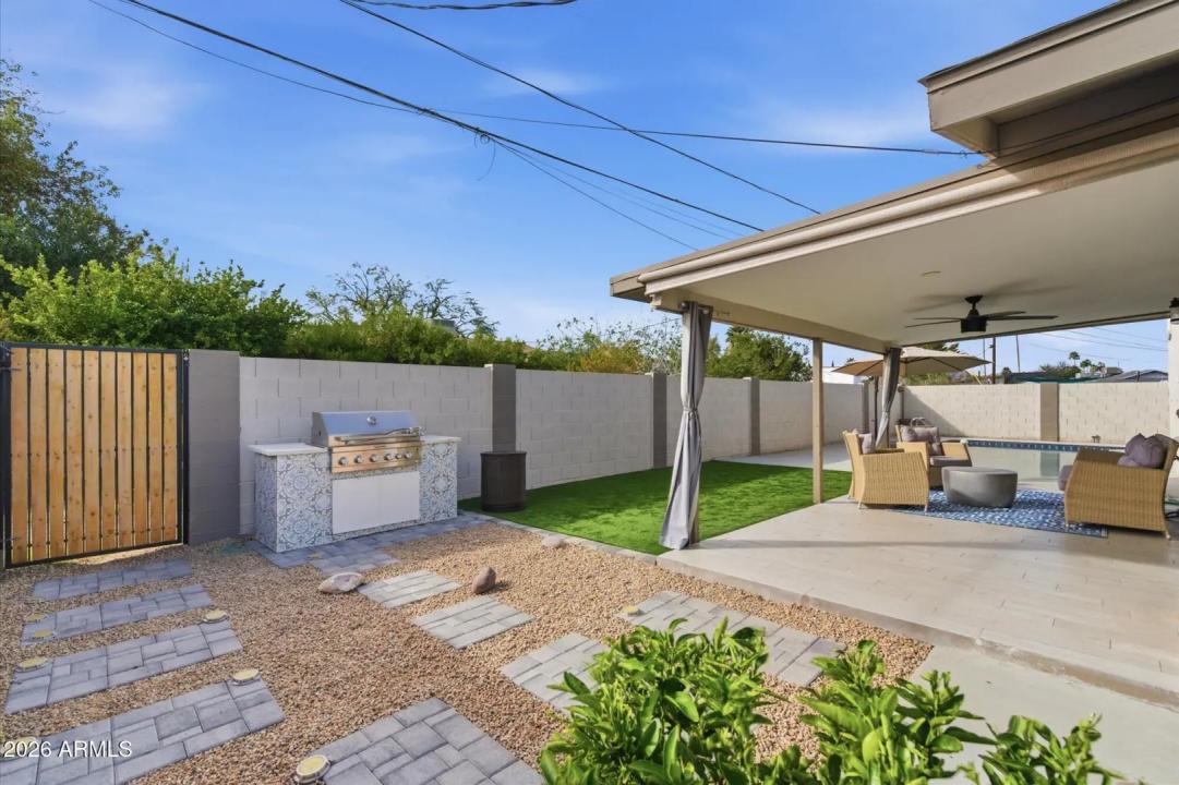 Real Estate Picture 23