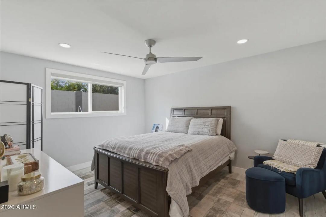 Real Estate Picture 18