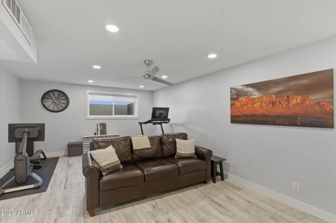 Real Estate Picture 17