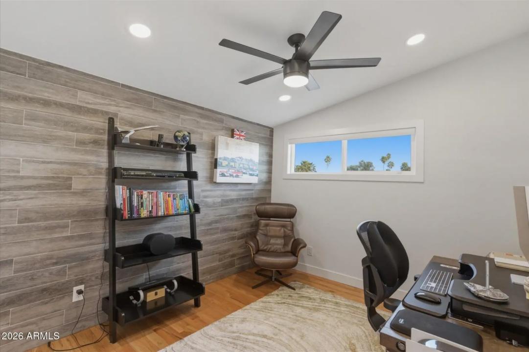 Real Estate Picture 15