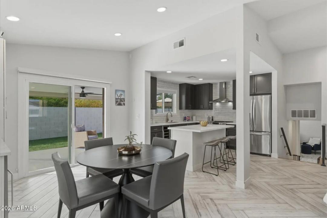 Real Estate Picture 9