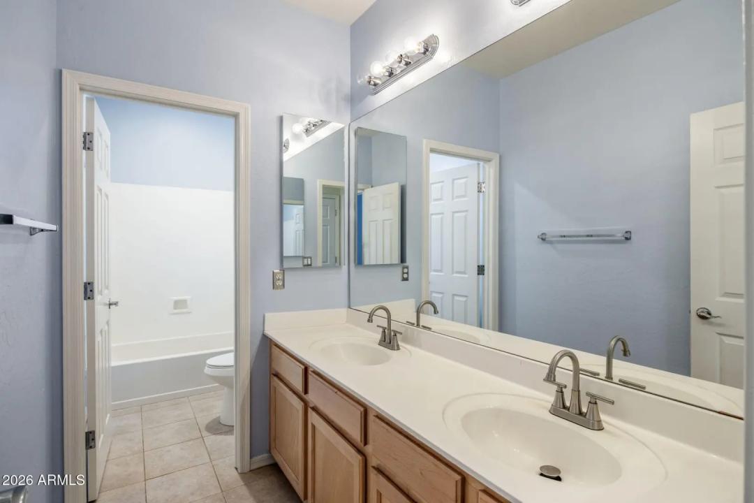 Real Estate Picture 14