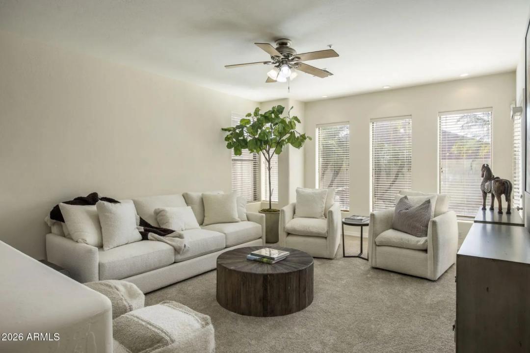 Real Estate Picture 7