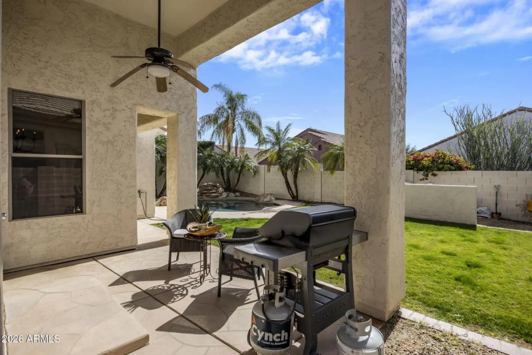 Real Estate Picture 16