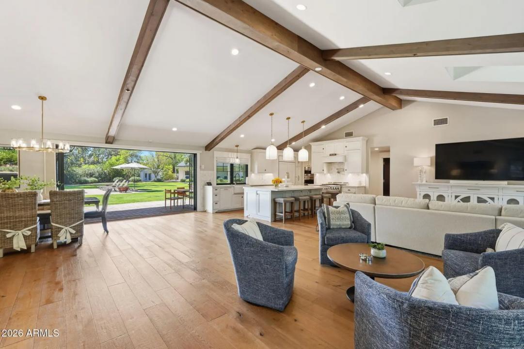 Real Estate Picture 3