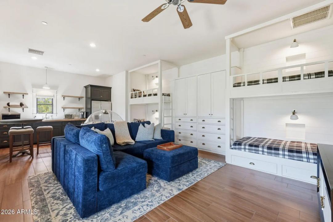 Real Estate Picture 19