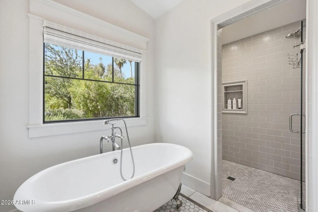 Real Estate Picture 10