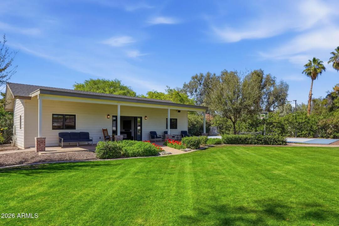 Real Estate Picture 18