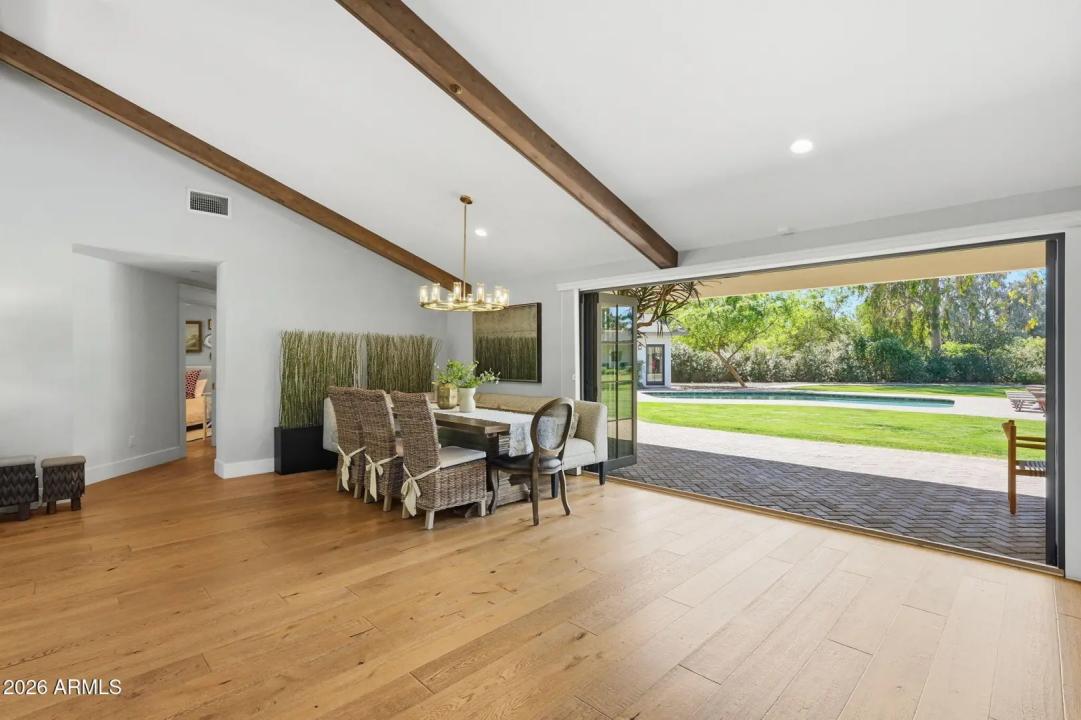 Real Estate Picture 11