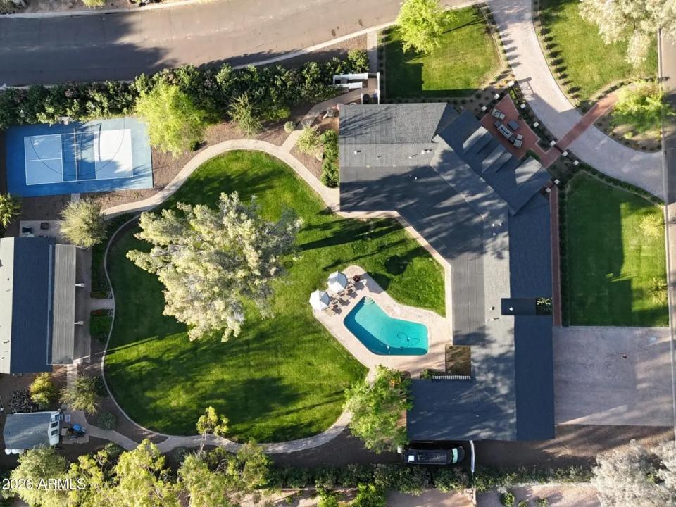 Real Estate Picture 30