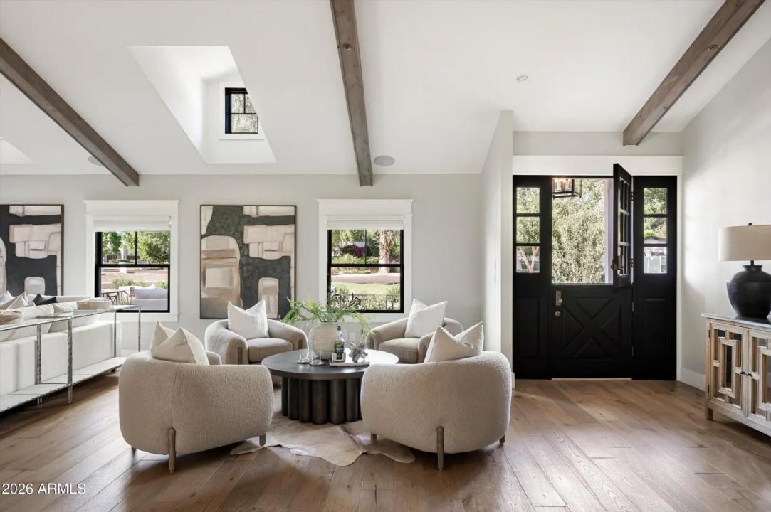 Real Estate Picture 3