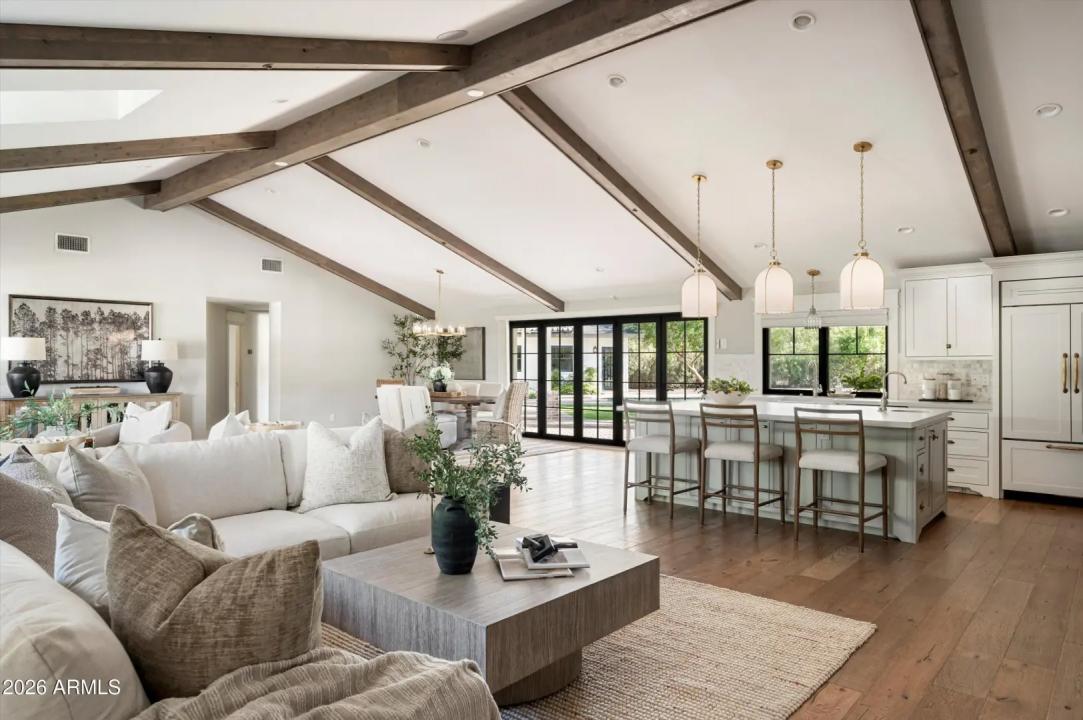 Real Estate Picture 6