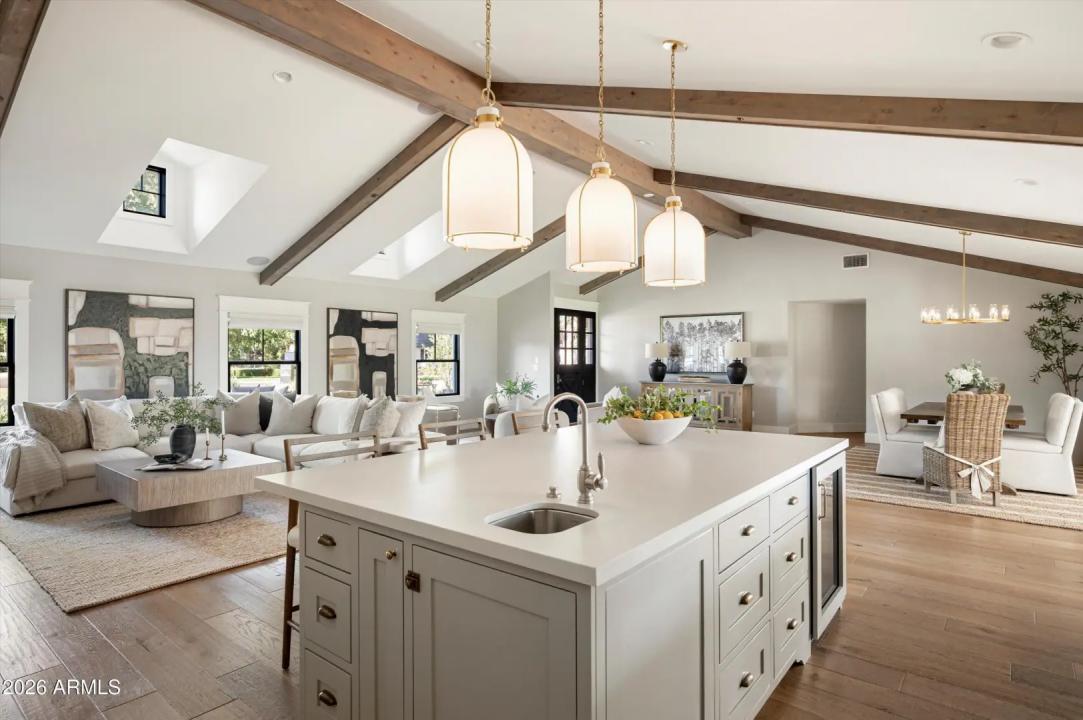 Real Estate Picture 15