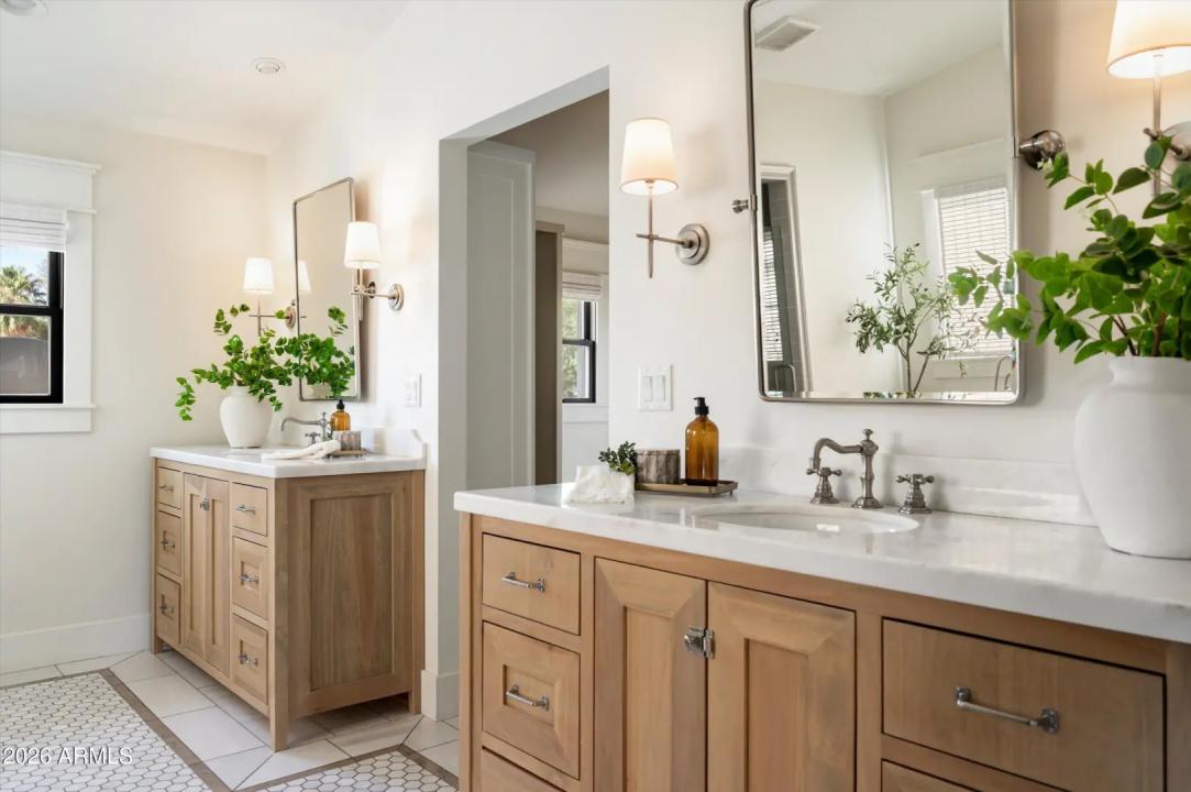 Real Estate Picture 23