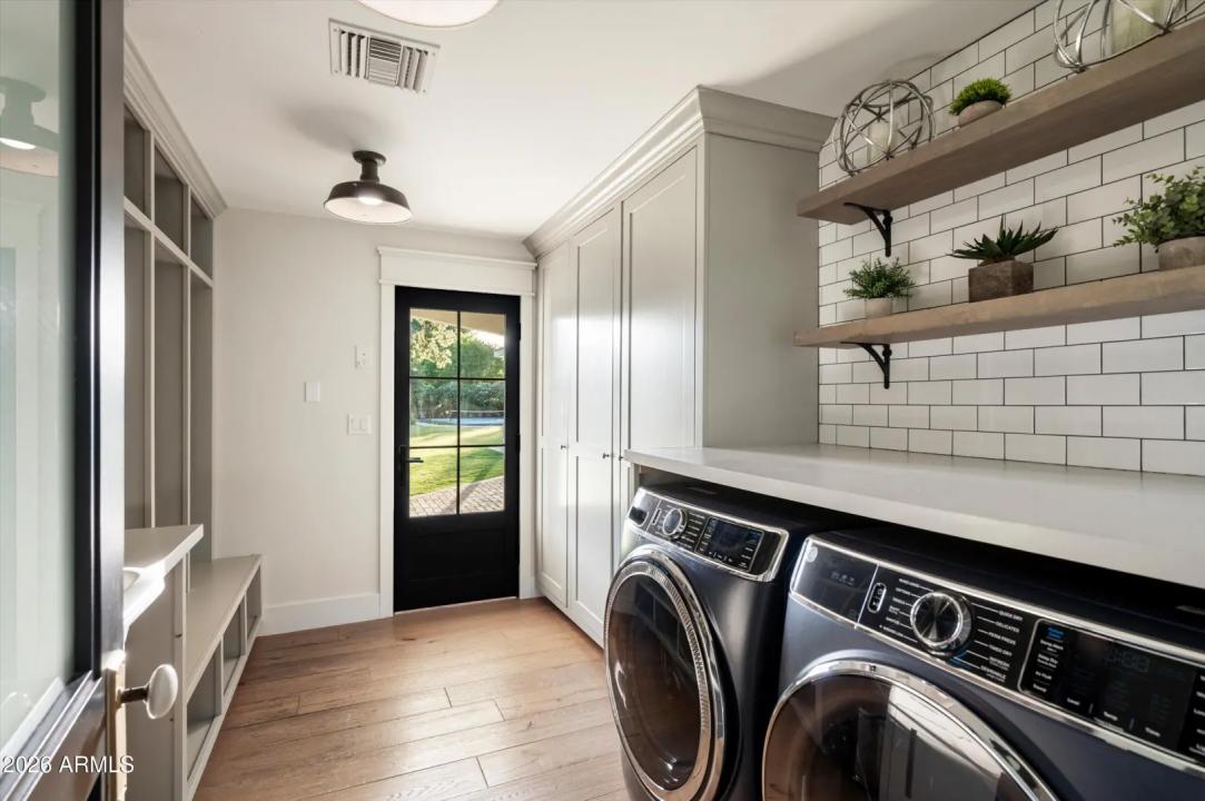 Real Estate Picture 25