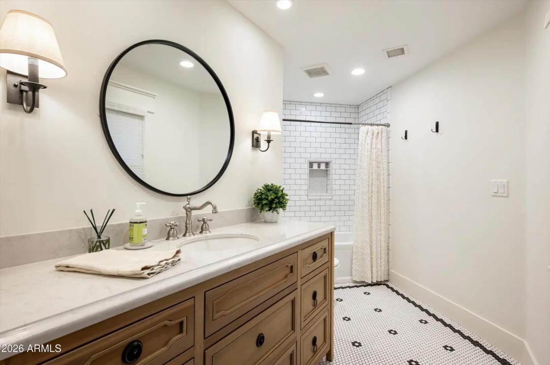 Real Estate Picture 27
