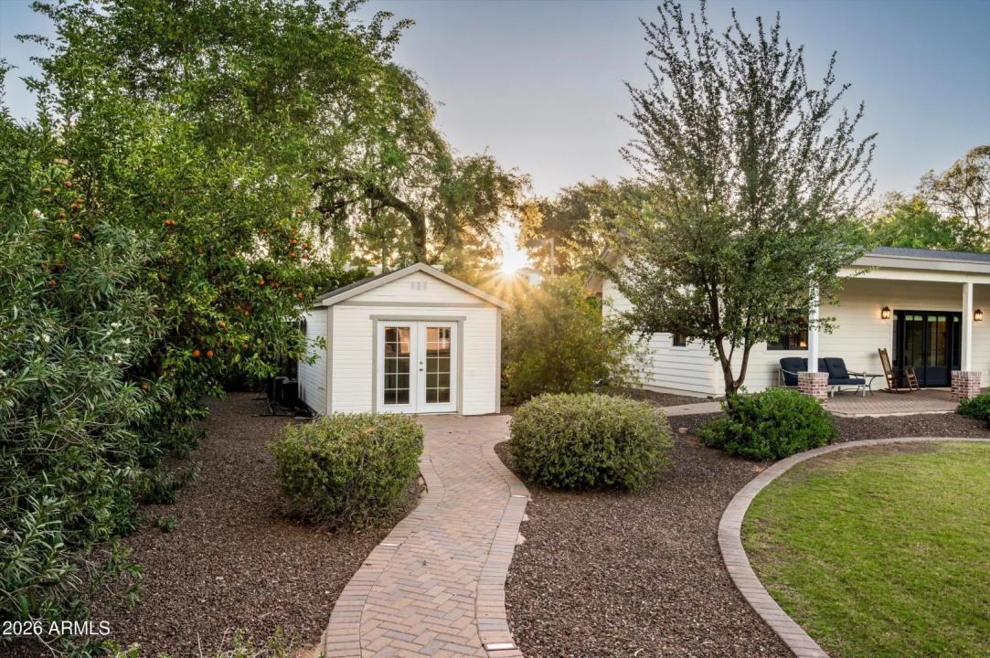 Real Estate Picture 40