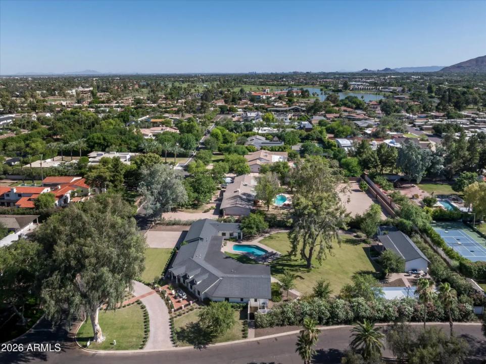 Real Estate Picture 50