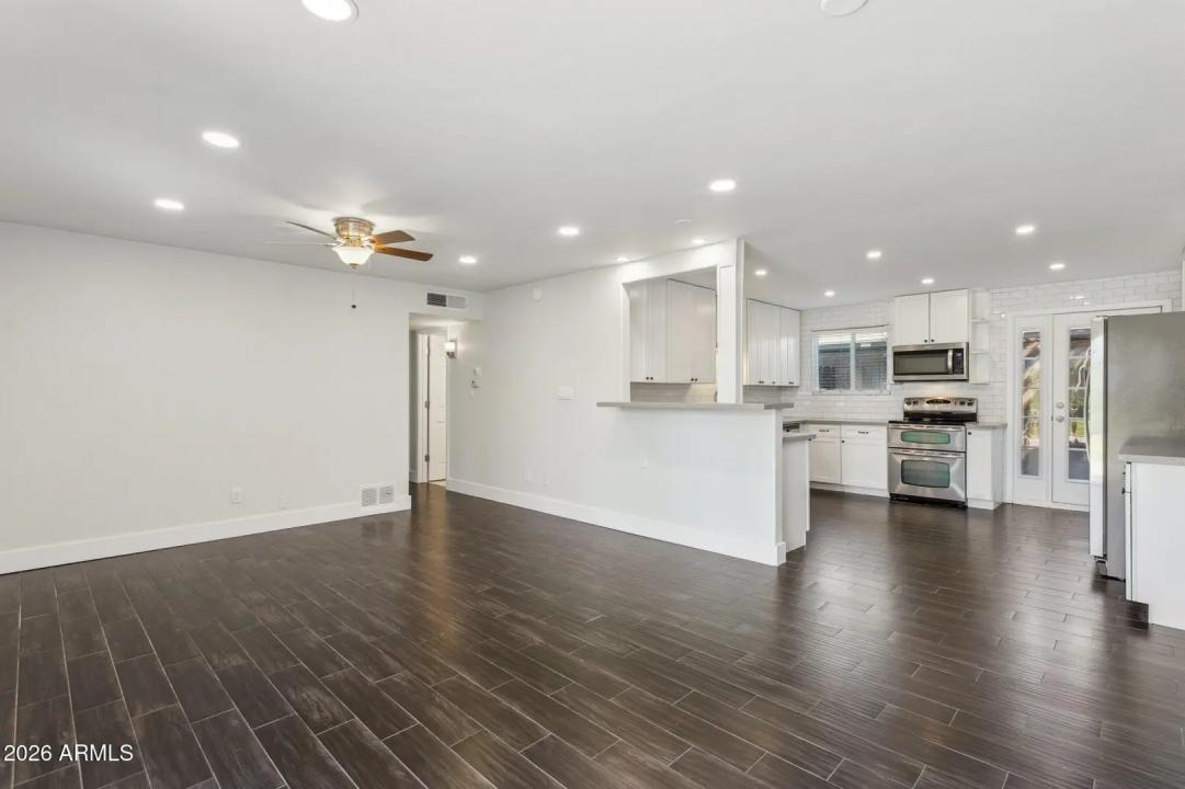 Real Estate Picture 6