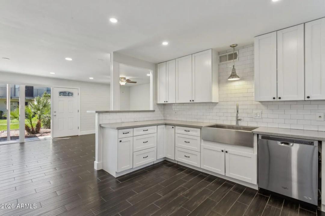 Real Estate Picture 10