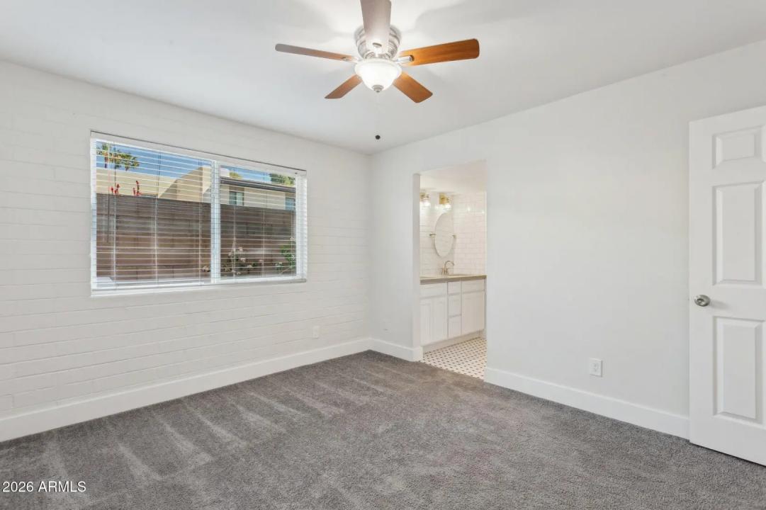 Real Estate Picture 15