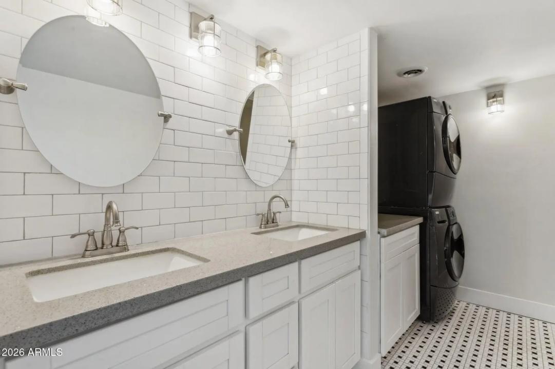 Real Estate Picture 16