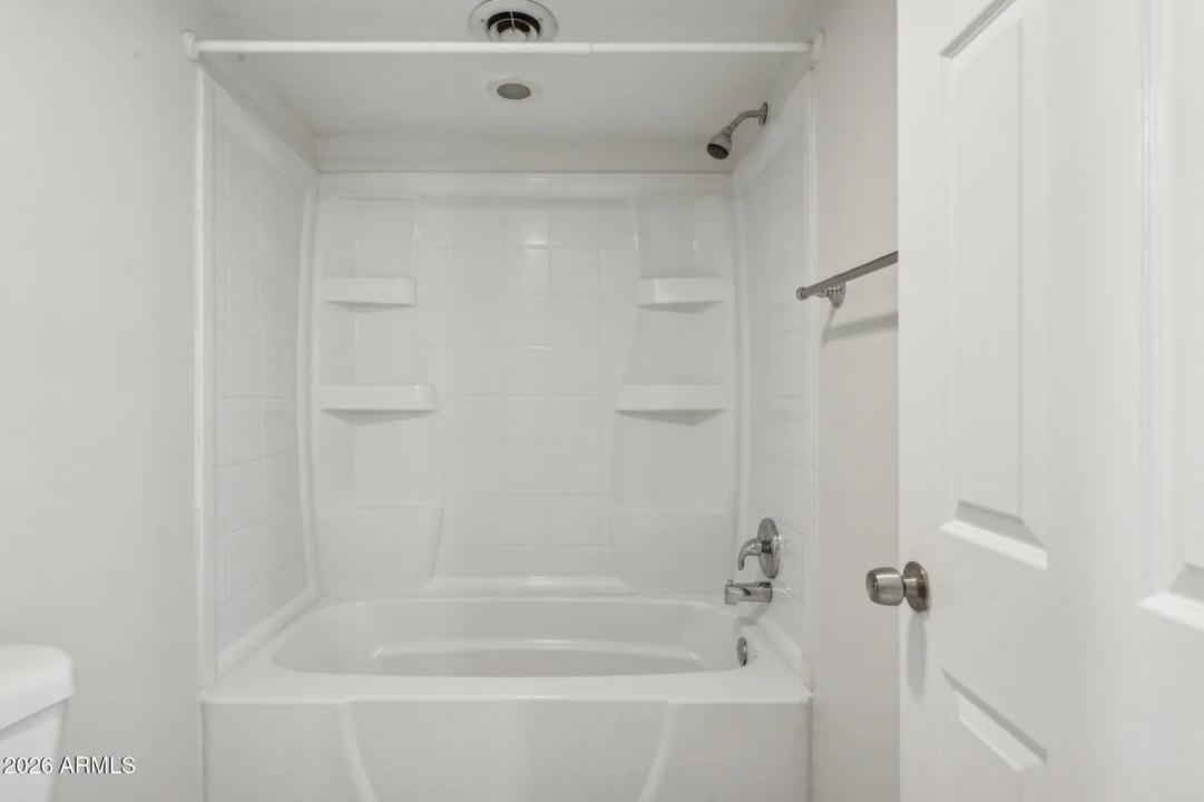 Real Estate Picture 17