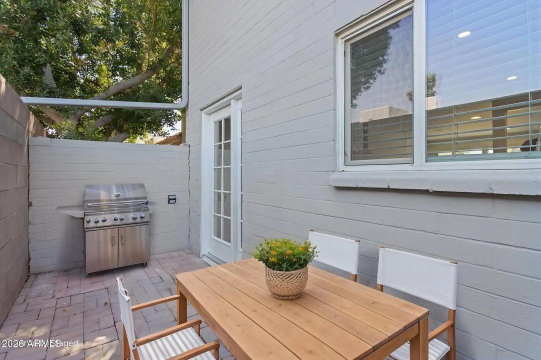 Real Estate Picture 24