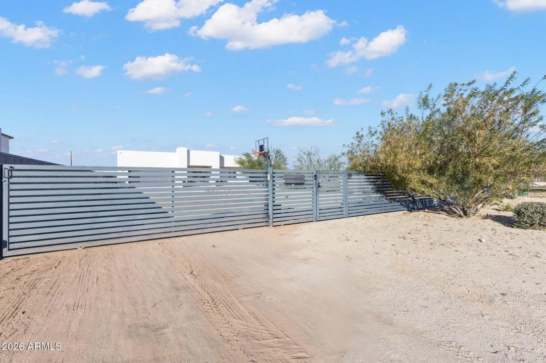 Real Estate Picture 6