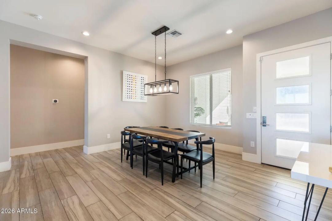 Real Estate Picture 15