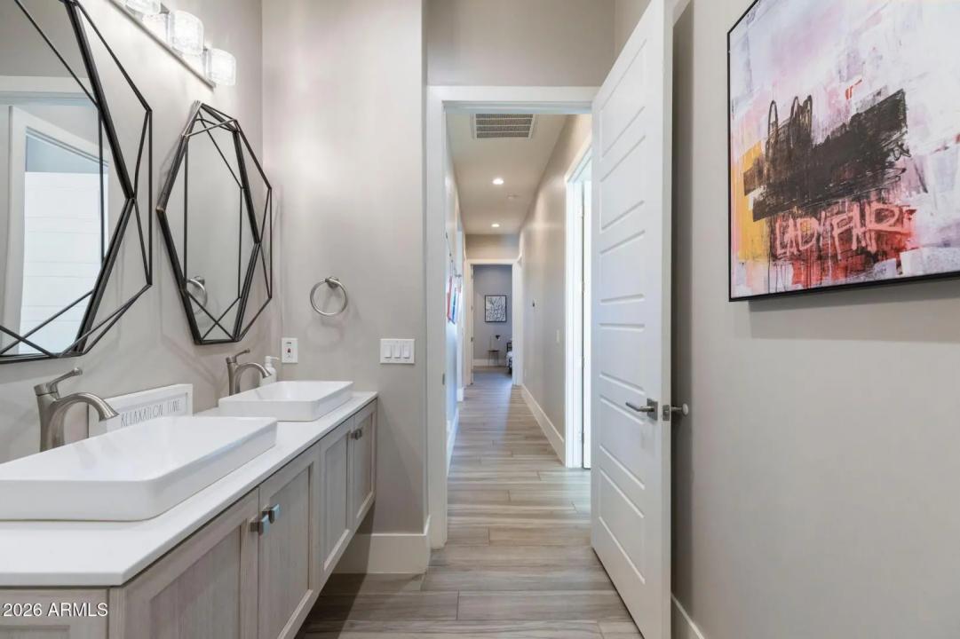 Real Estate Picture 30