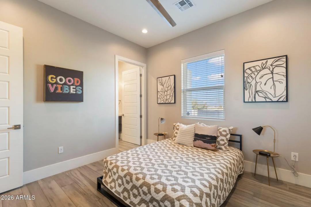 Real Estate Picture 37