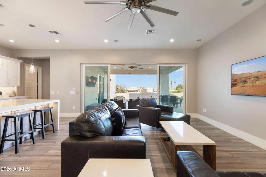 Real Estate Picture 14