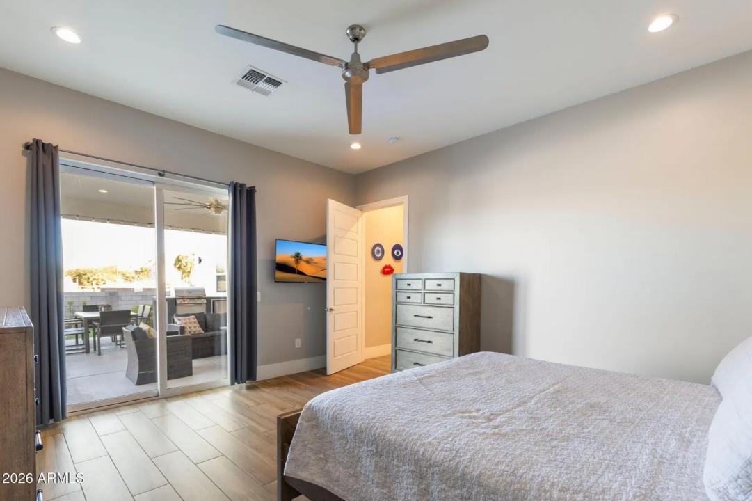 Real Estate Picture 22