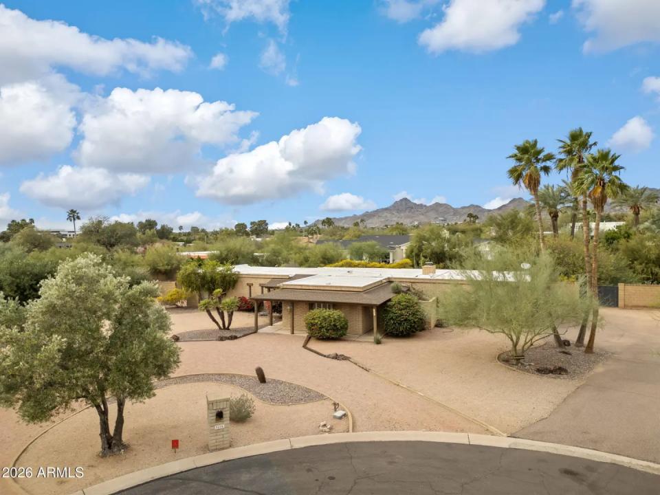 Real Estate Picture 5