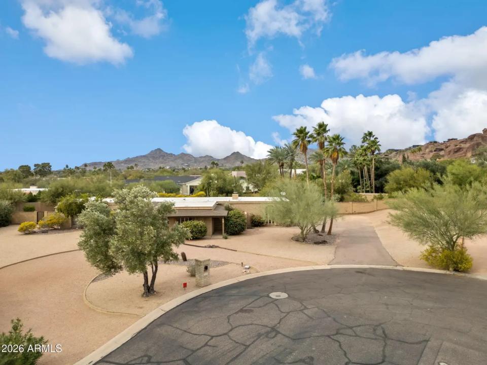 Real Estate Picture 6