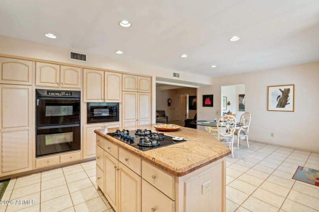 Real Estate Picture 20