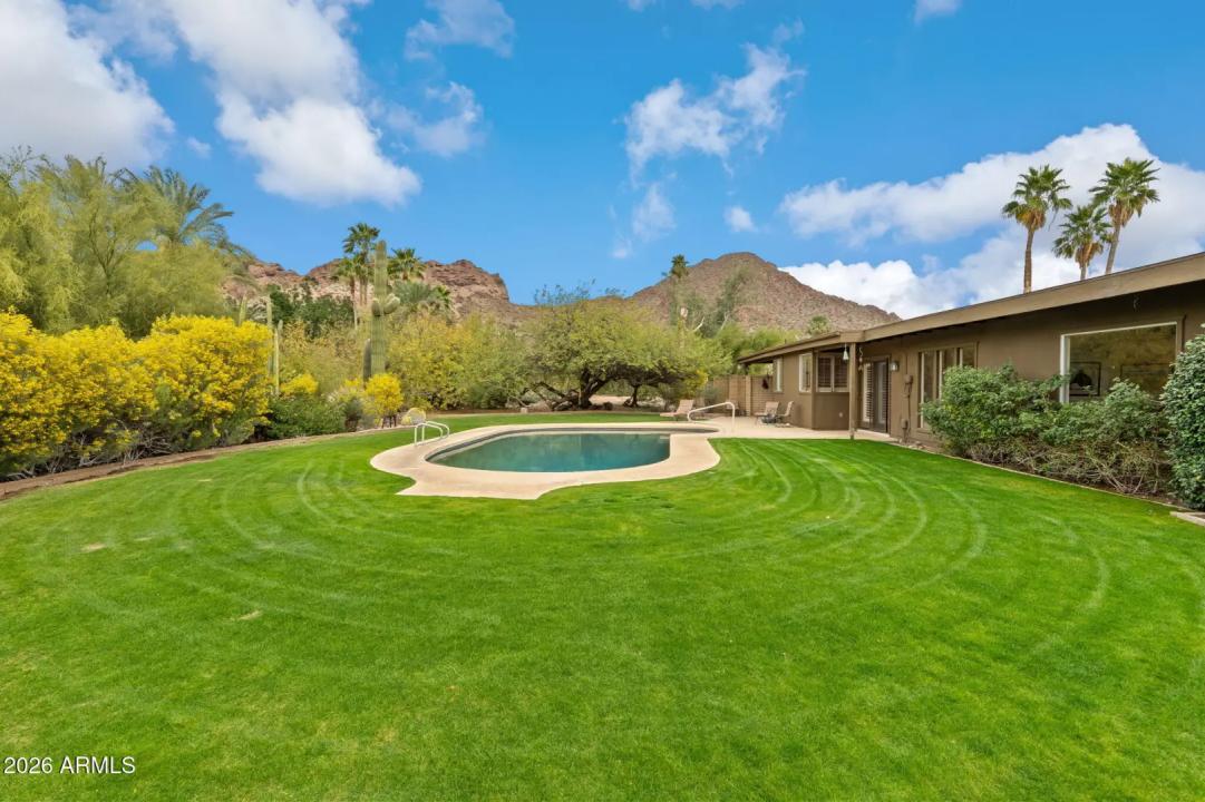 Real Estate Picture 25