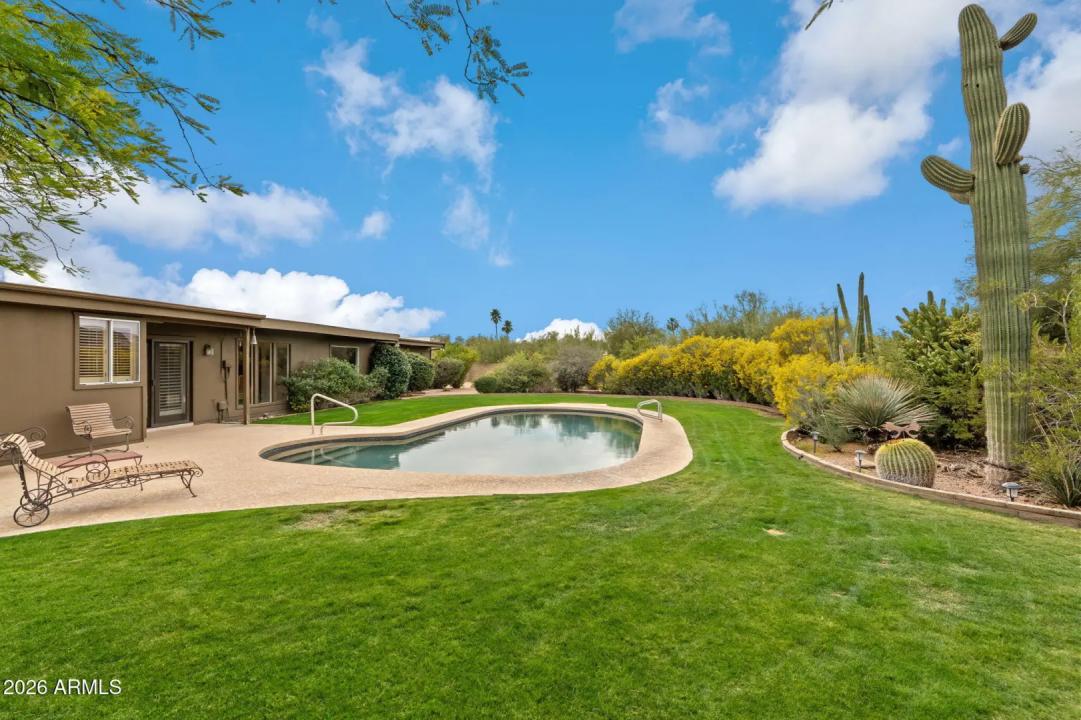 Real Estate Picture 26